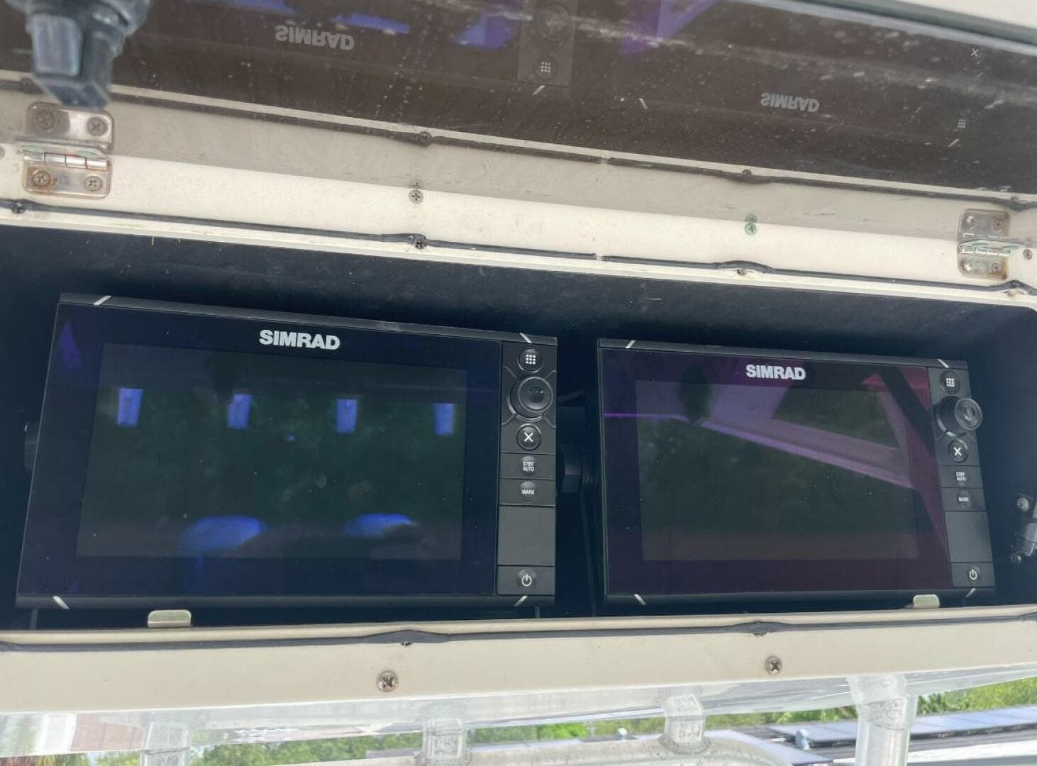 2005 Boston Whaler 320 Outrage — photo 4