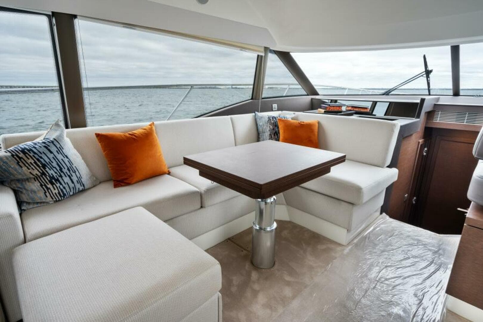 2024 Prestige 460 Flybridge — photo 8