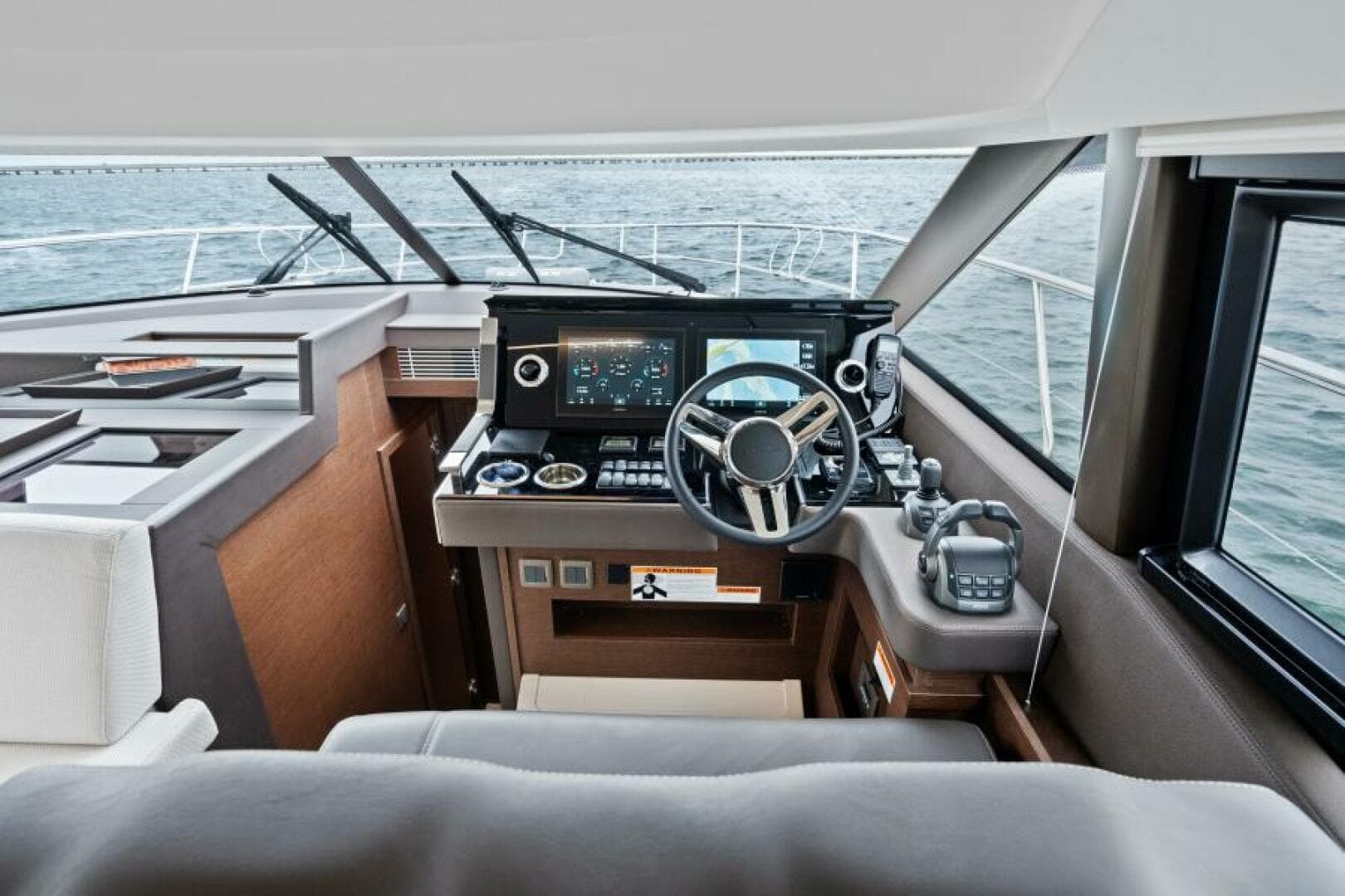 2024 Prestige 460 Flybridge — photo 11