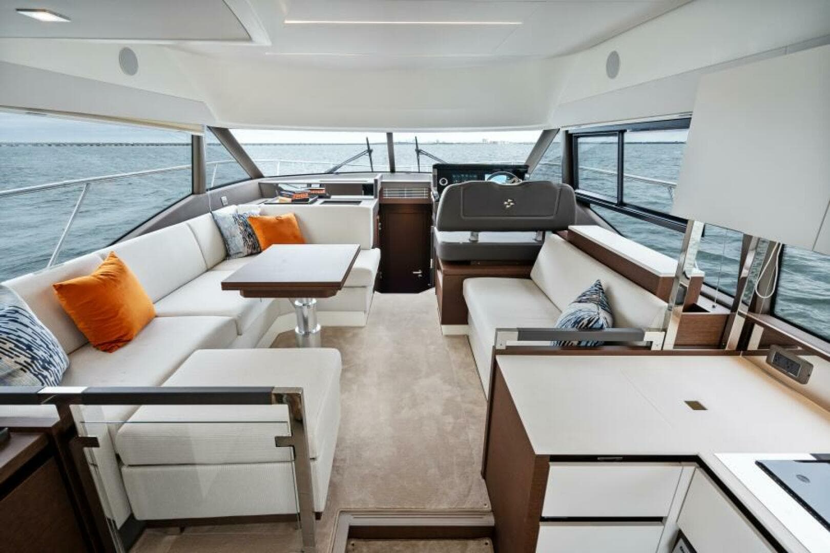 2024 Prestige 460 Flybridge — photo 2