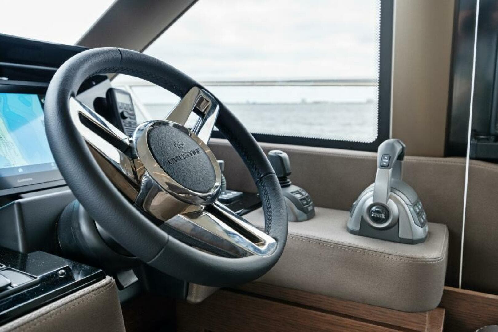 2024 Prestige 460 Flybridge — photo 12