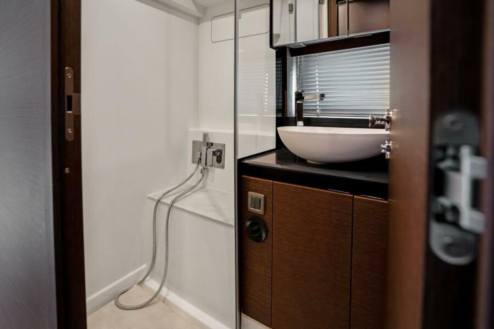 2024 Prestige 460 Flybridge — photo 25