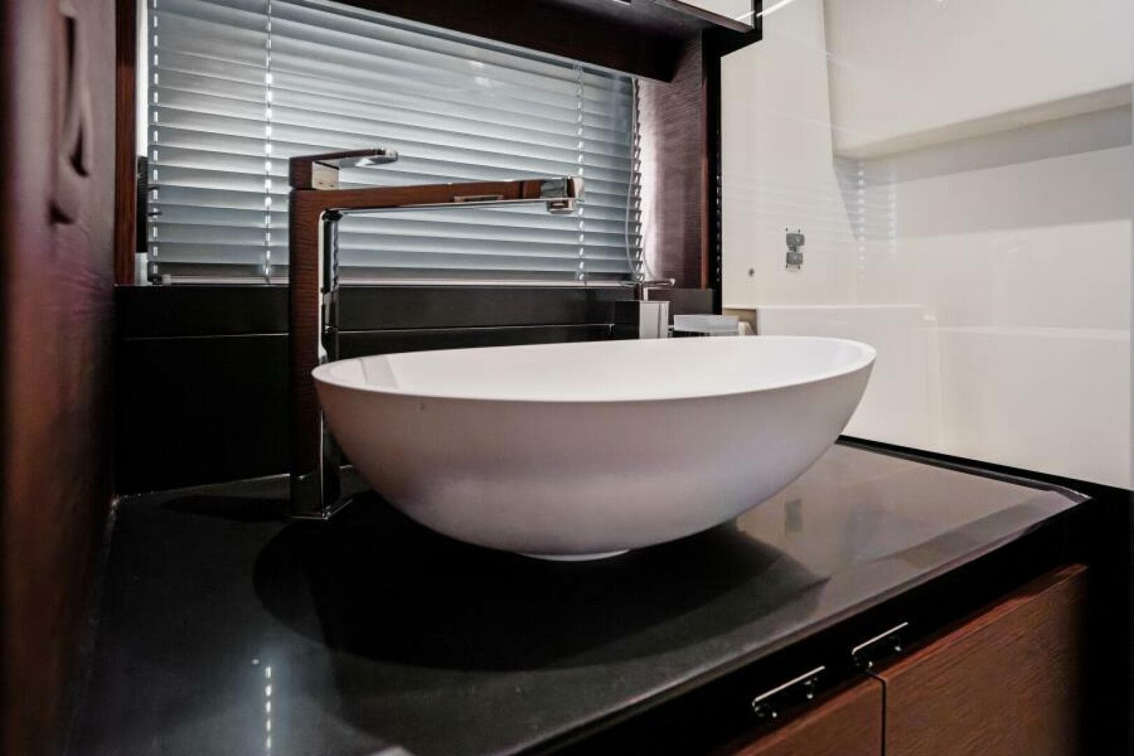 2024 Prestige 460 Flybridge — photo 32