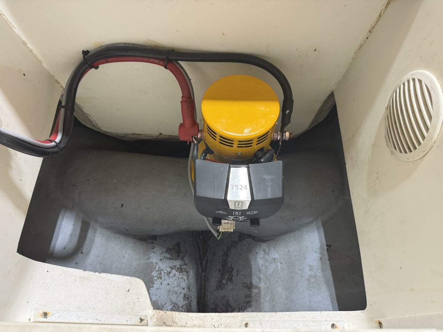 2011 Seavee 340I Open — photo 12