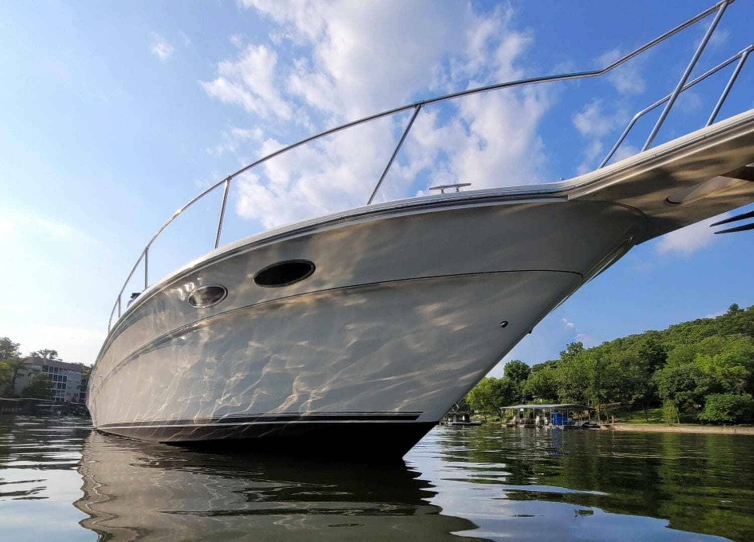 1994 Sea Ray 330 Express Cruiser — photo 2