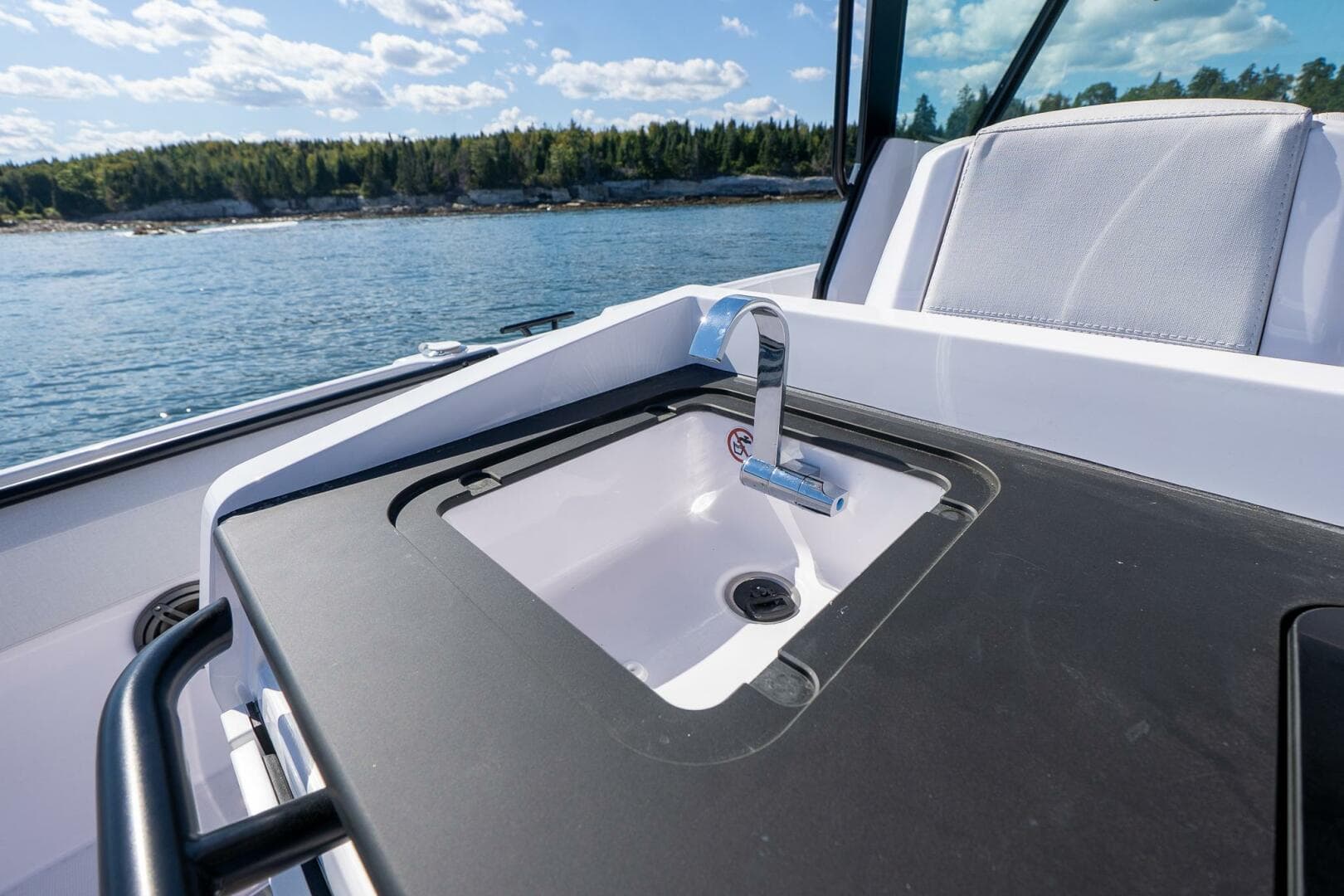 2025 Axopar Ccx Center Console — photo 13
