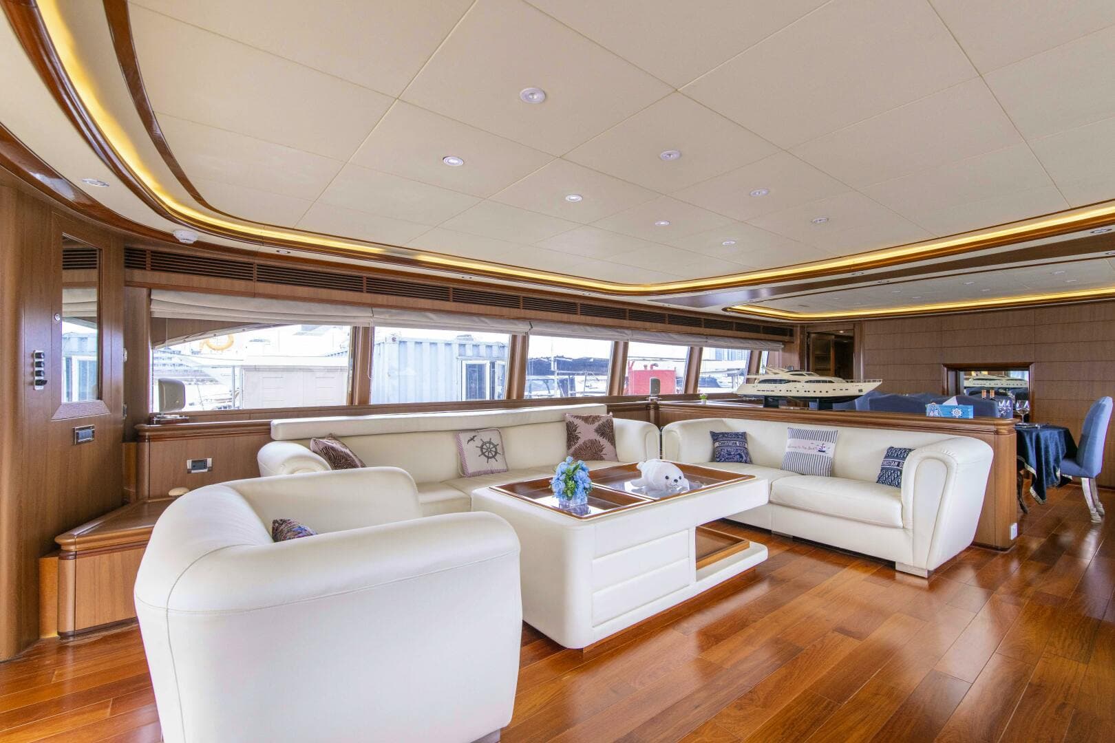 2005 Custom Line 112 — photo 3