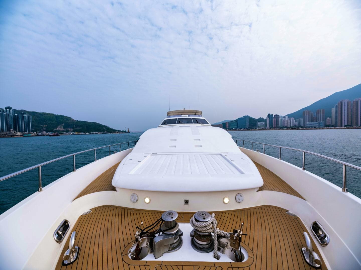 2005 Custom Line 112 — photo 22