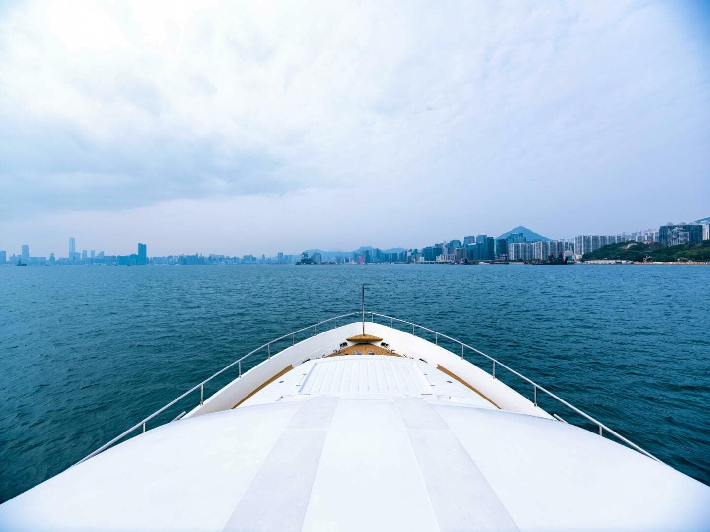 2005 Custom Line 112 — photo 21