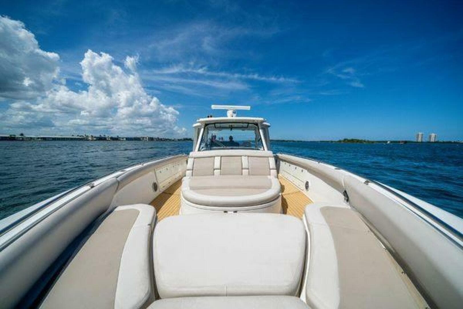 2017 Boston Whaler 42 Outrage — photo 9