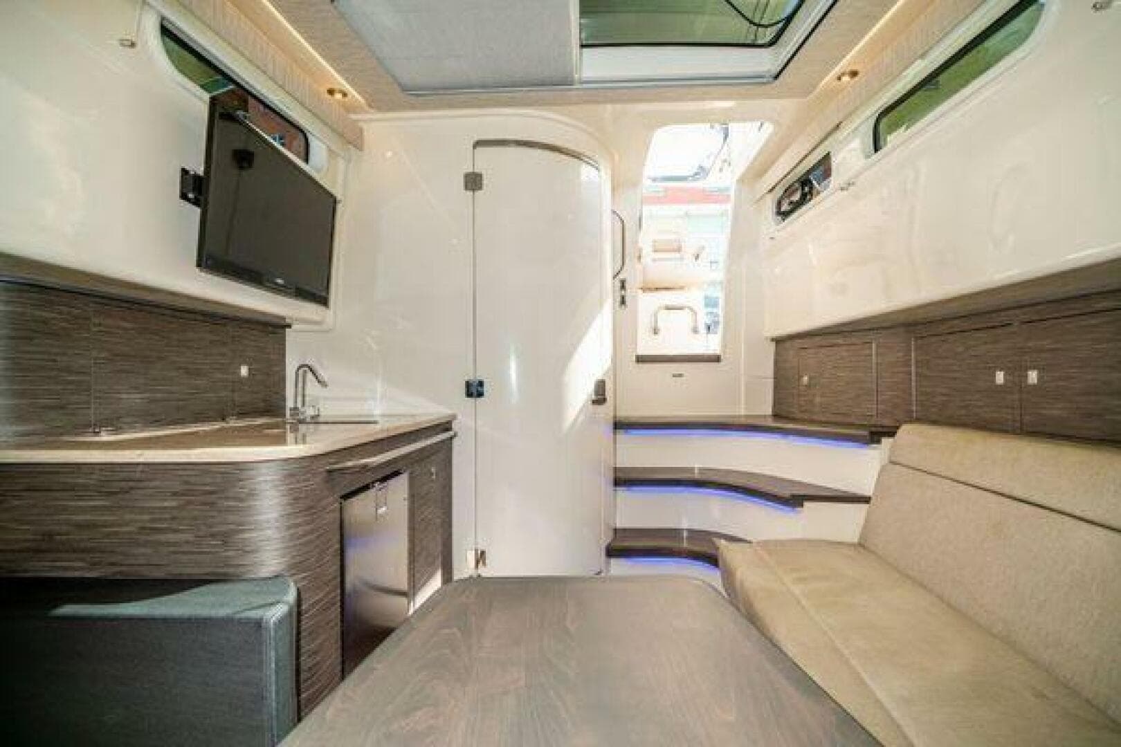 2017 Boston Whaler 42 Outrage — photo 29