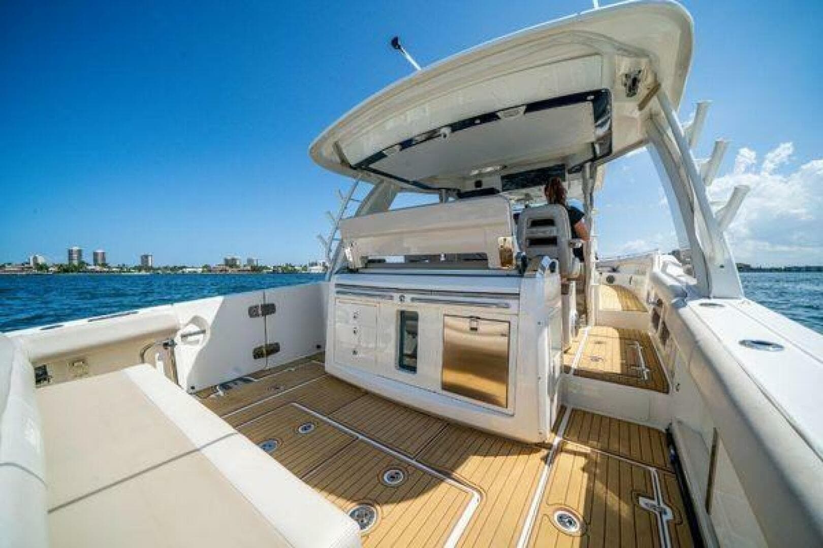 2017 Boston Whaler 42 Outrage — photo 13
