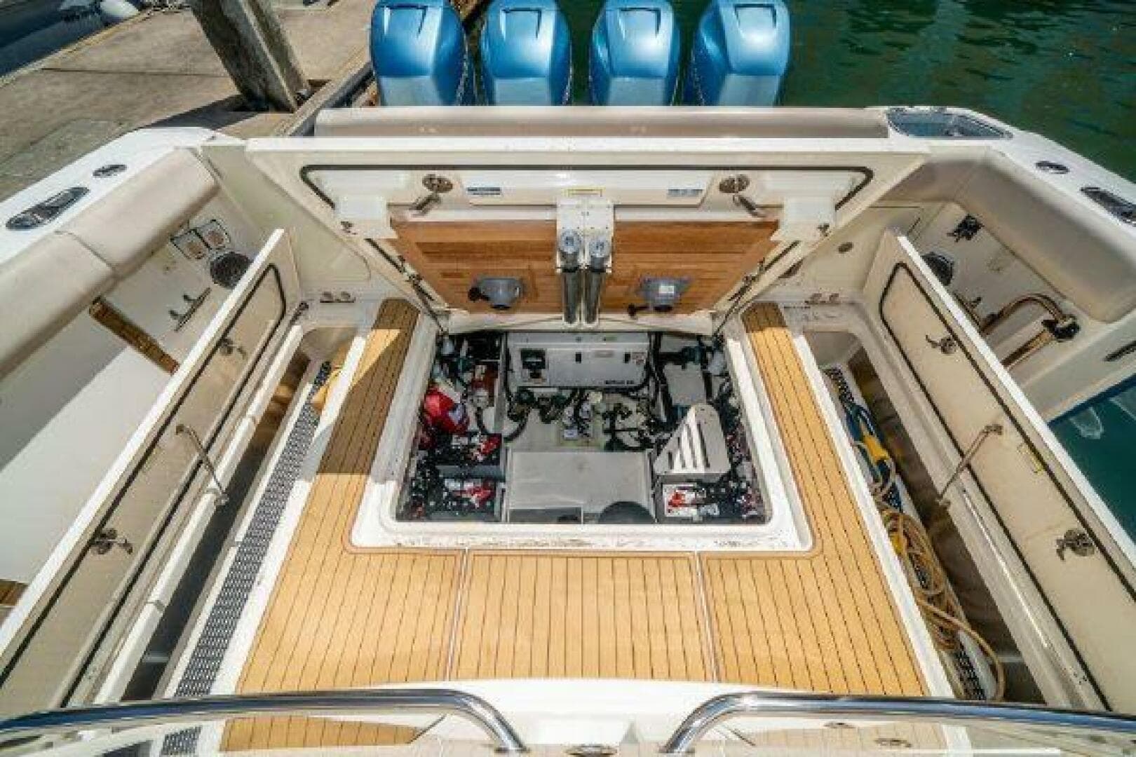 2017 Boston Whaler 42 Outrage — photo 8