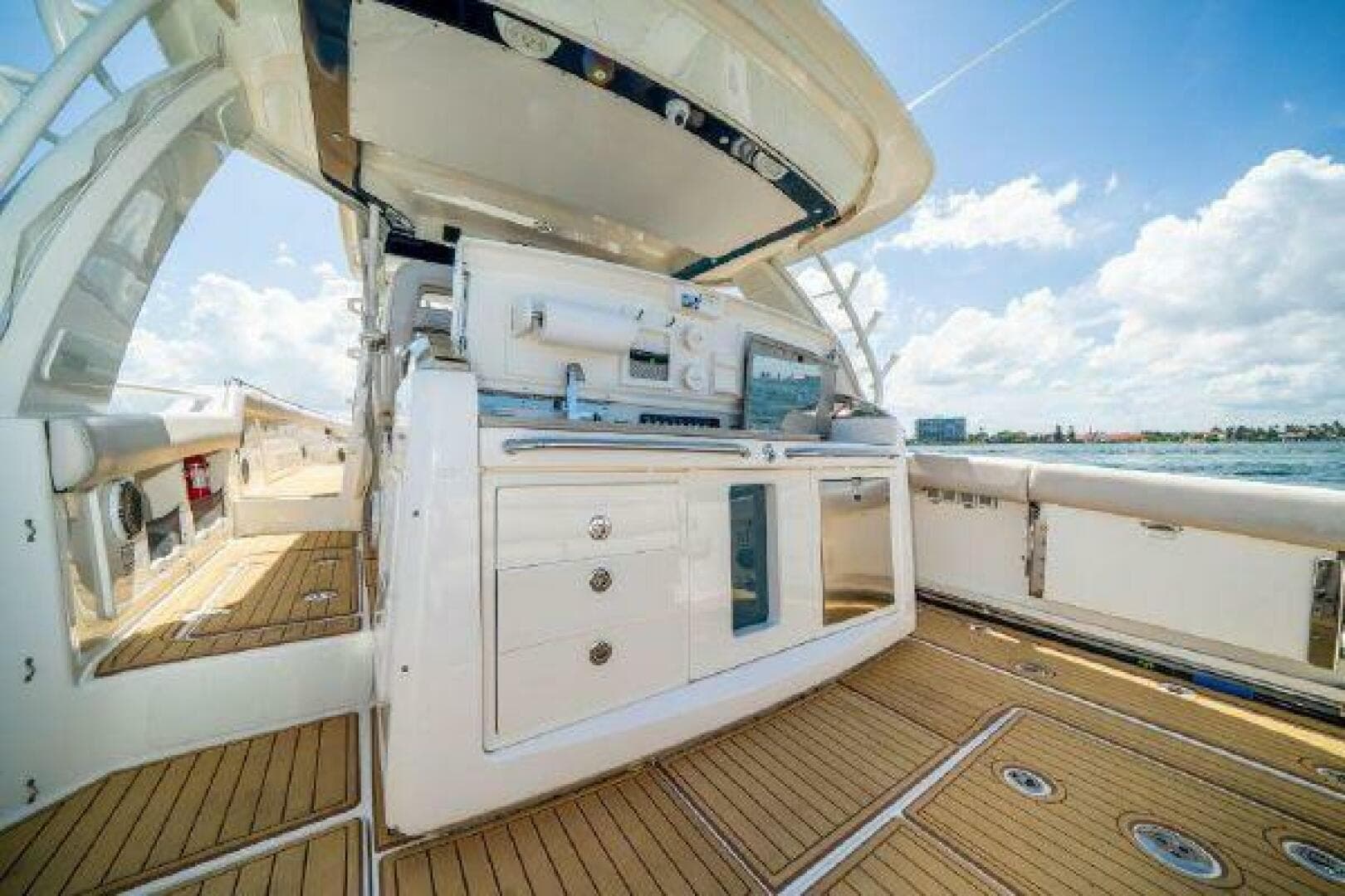 2017 Boston Whaler 42 Outrage — photo 22