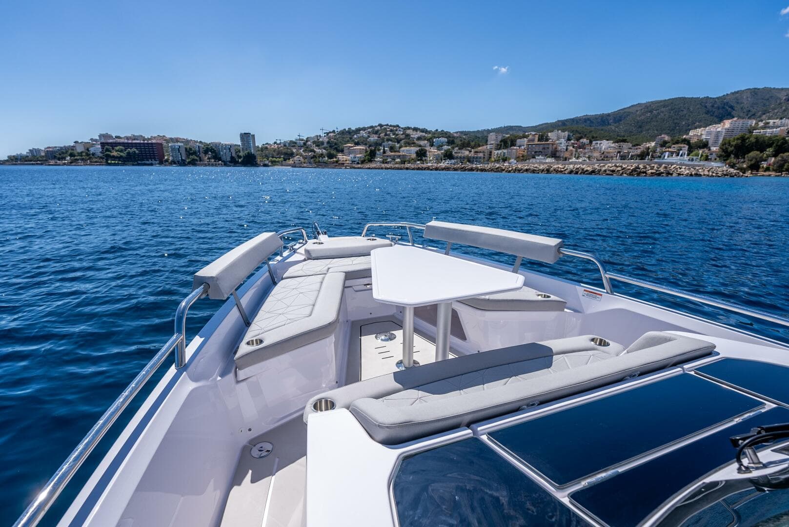 2026 Axopar Sun-Top — photo 12