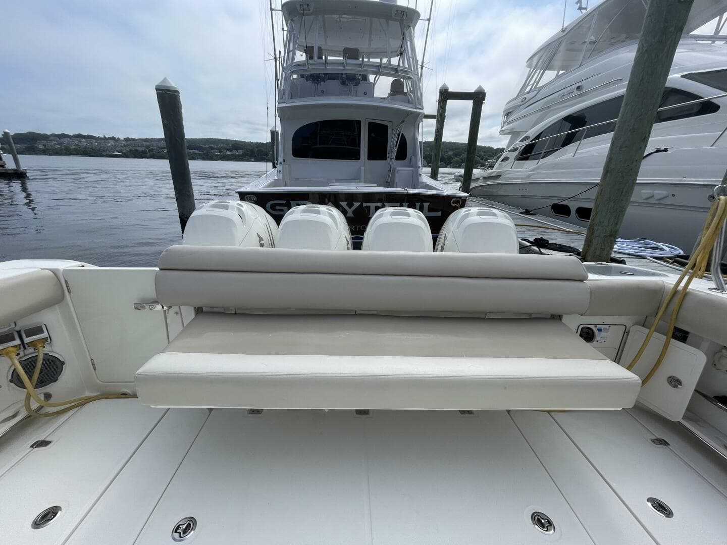 2017 Boston Whaler Outrage — photo 5