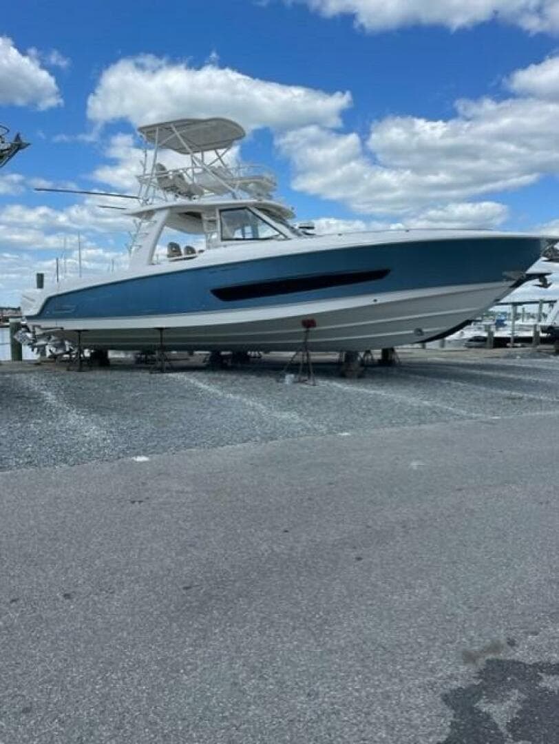 2017 Boston Whaler Outrage — photo 26