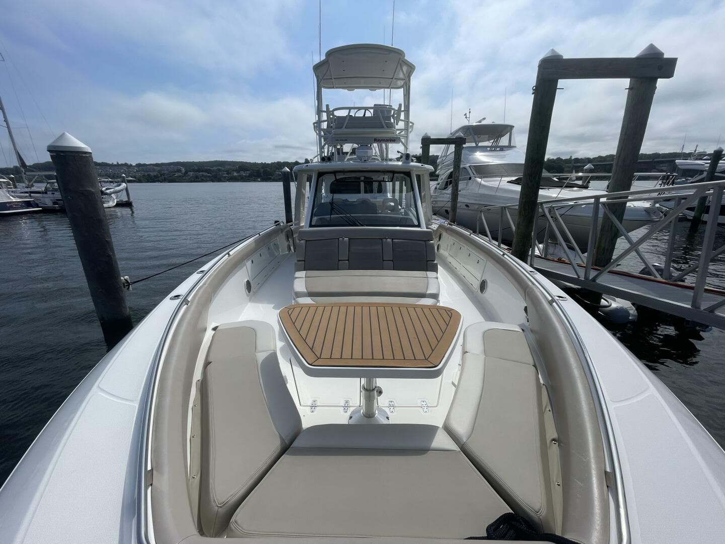 2017 Boston Whaler Outrage — photo 18