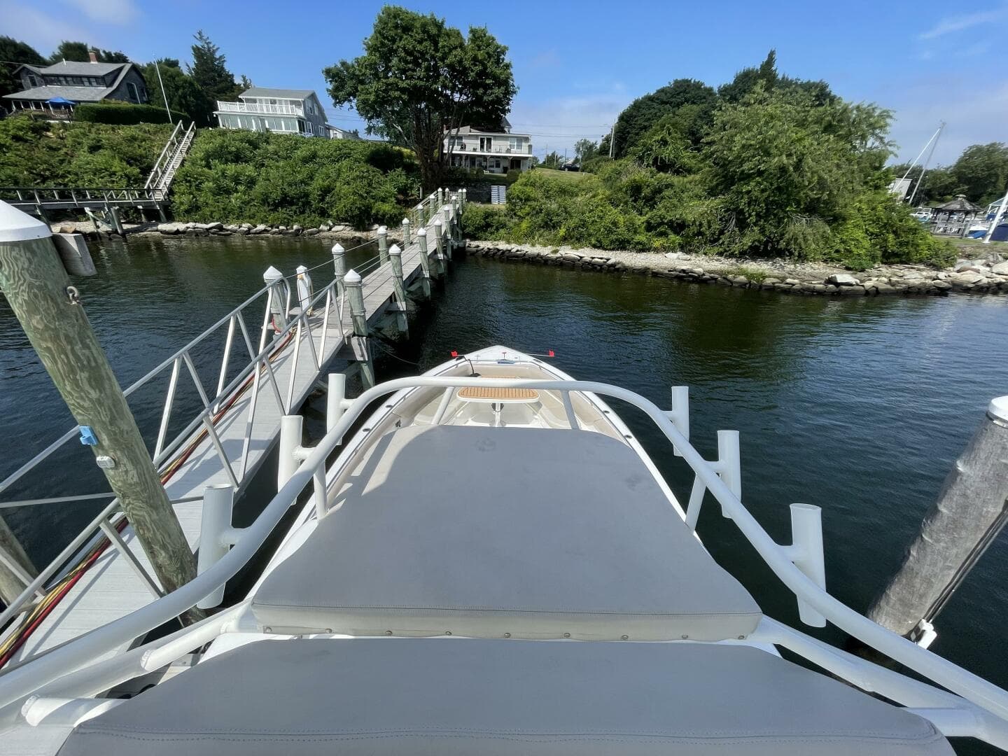 2017 Boston Whaler Outrage — photo 22