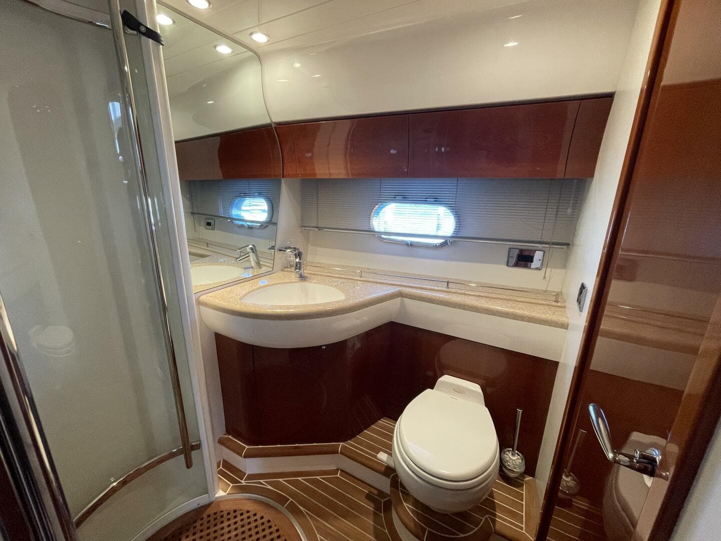 2005 Princess 50 Flybridge — photo 22