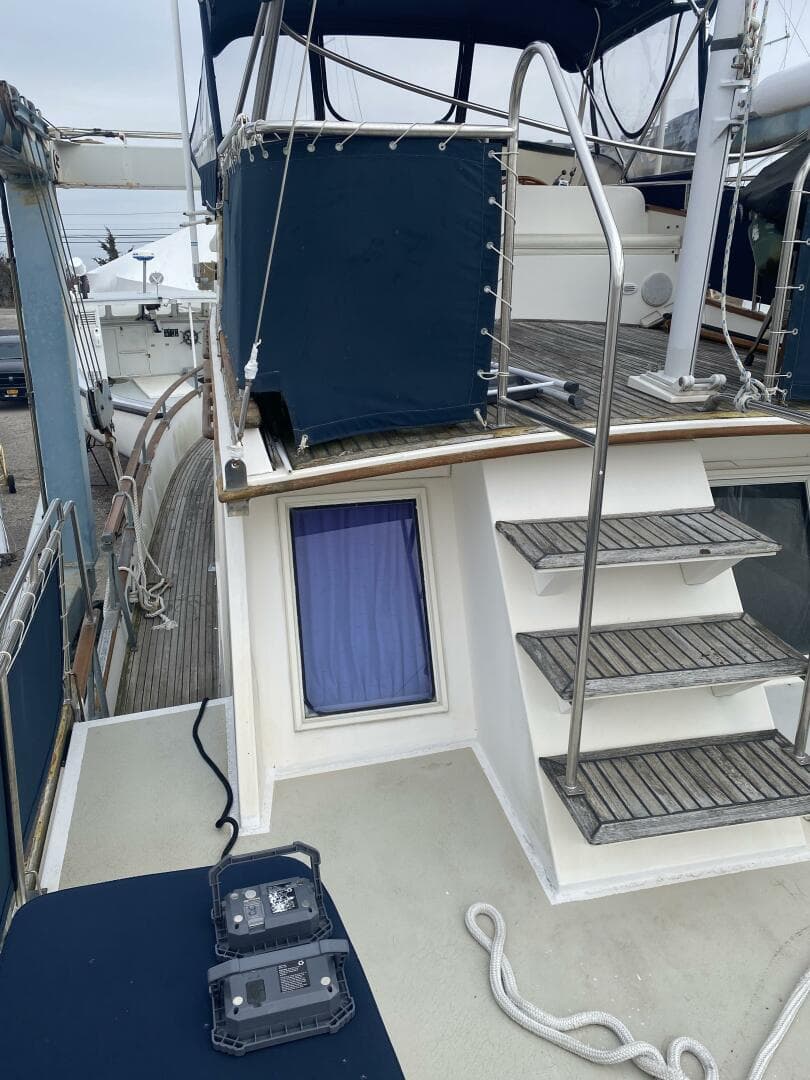 1987 Grand Banks 42 — photo 12