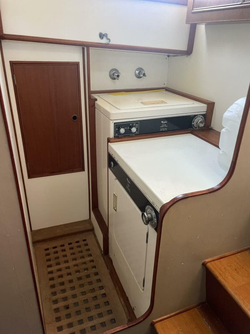 1987 Grand Banks 42 — photo 42