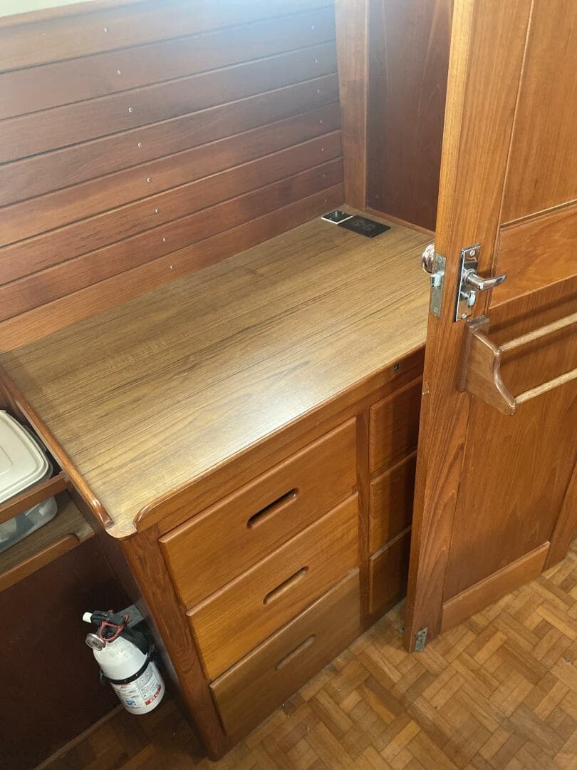 1987 Grand Banks 42 — photo 39