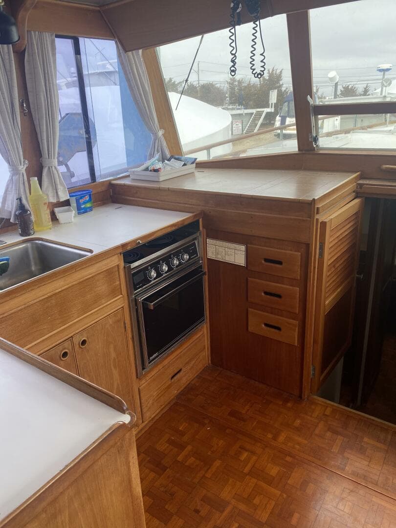 1987 Grand Banks 42 — photo 37