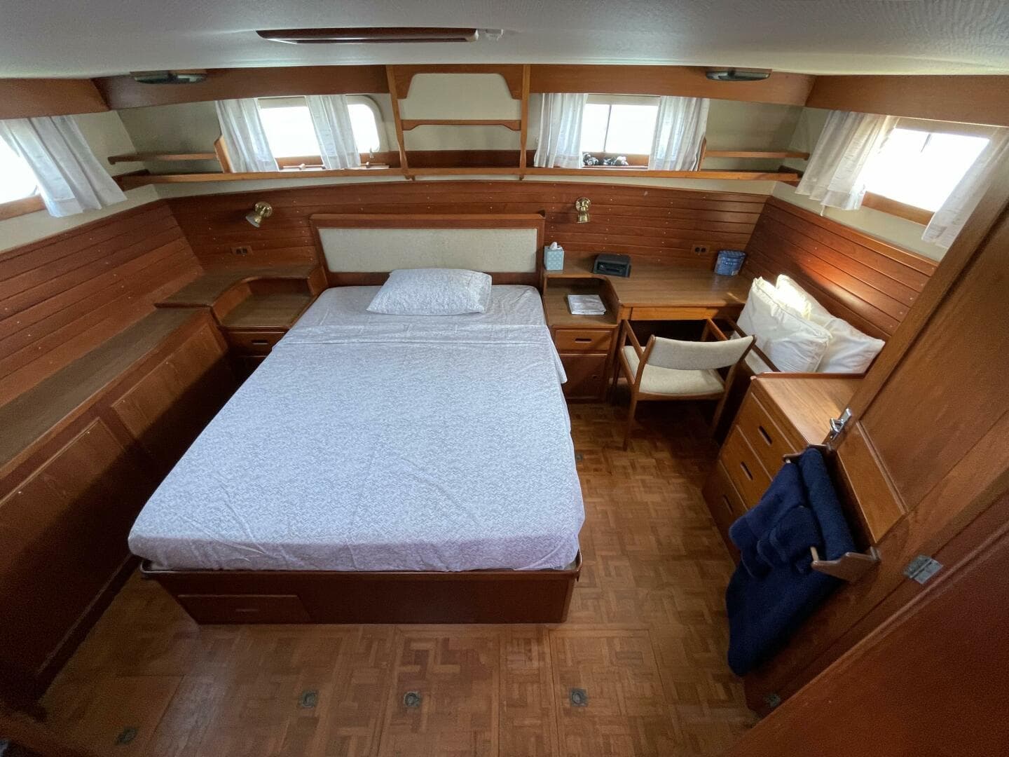 1987 Grand Banks 42 — photo 33