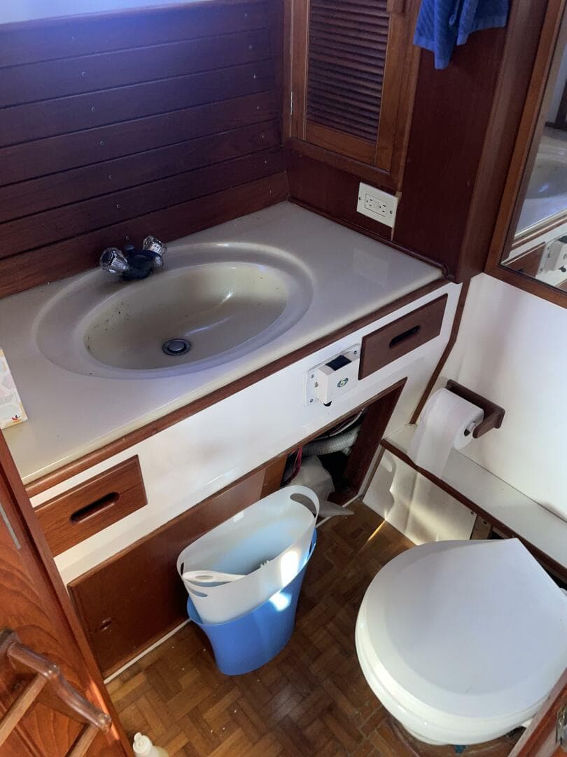 1987 Grand Banks 42 — photo 50