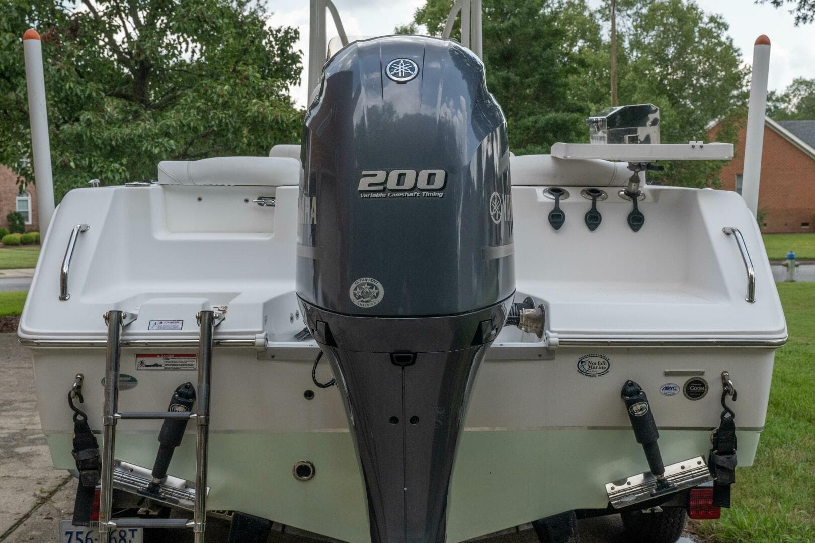 2017 Sea Hunt 225 Ultra — photo 2