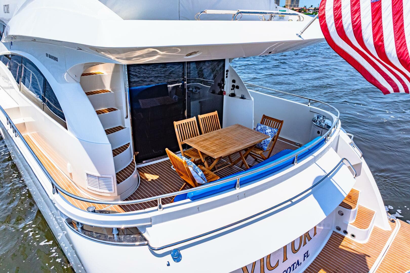 2005 Marquis — photo 16