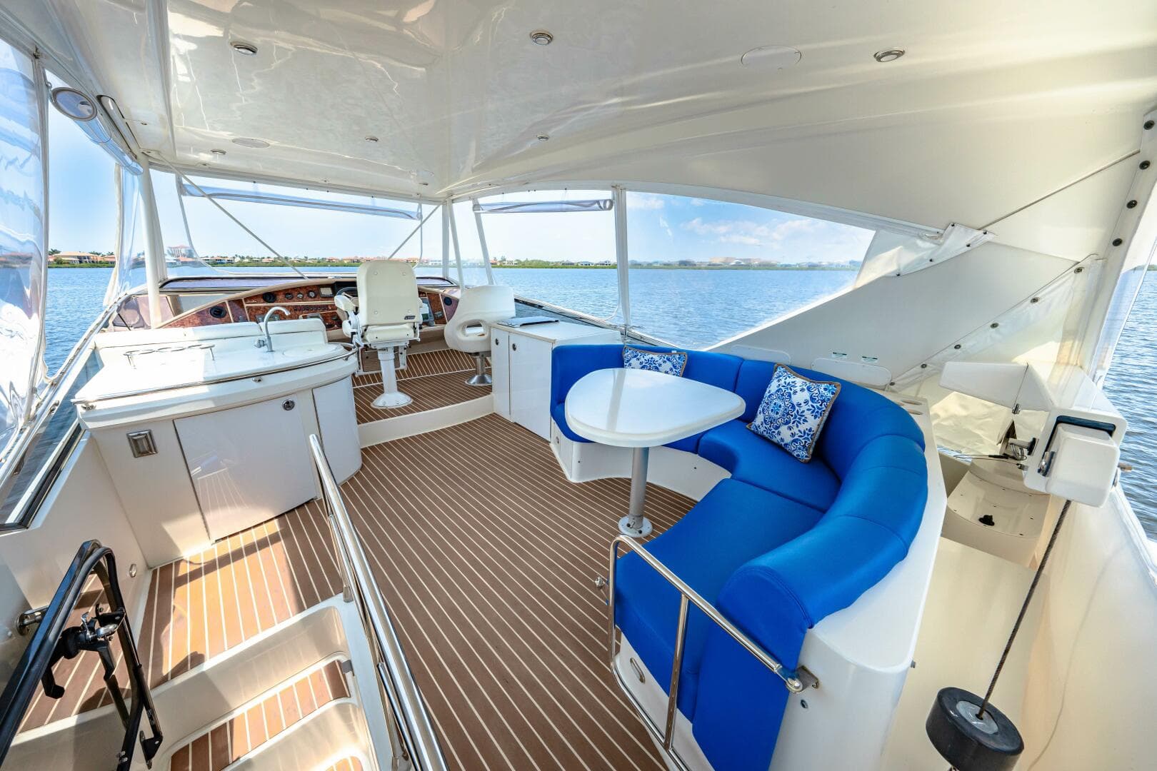 2005 Marquis — photo 43