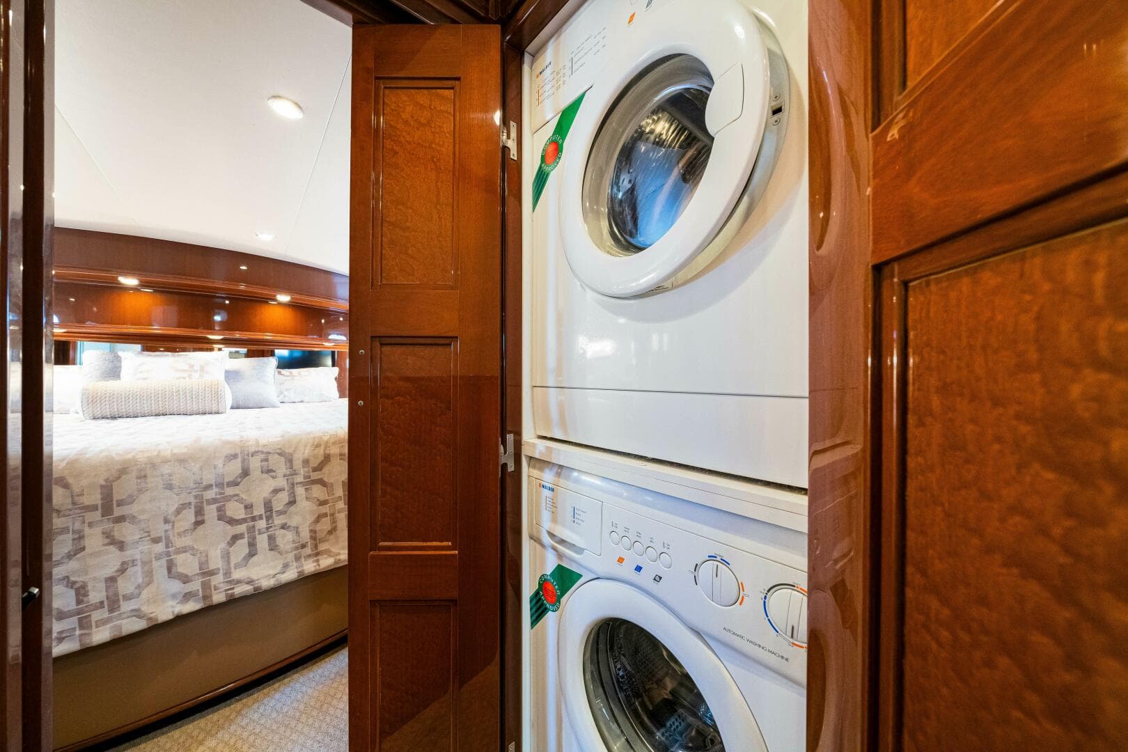 2005 Marquis — photo 75