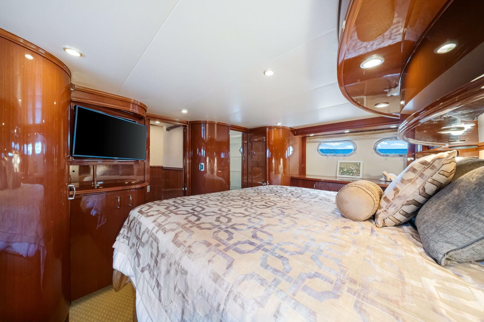 2005 Marquis — photo 68