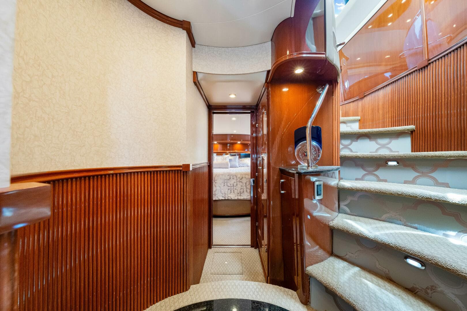 2005 Marquis — photo 66