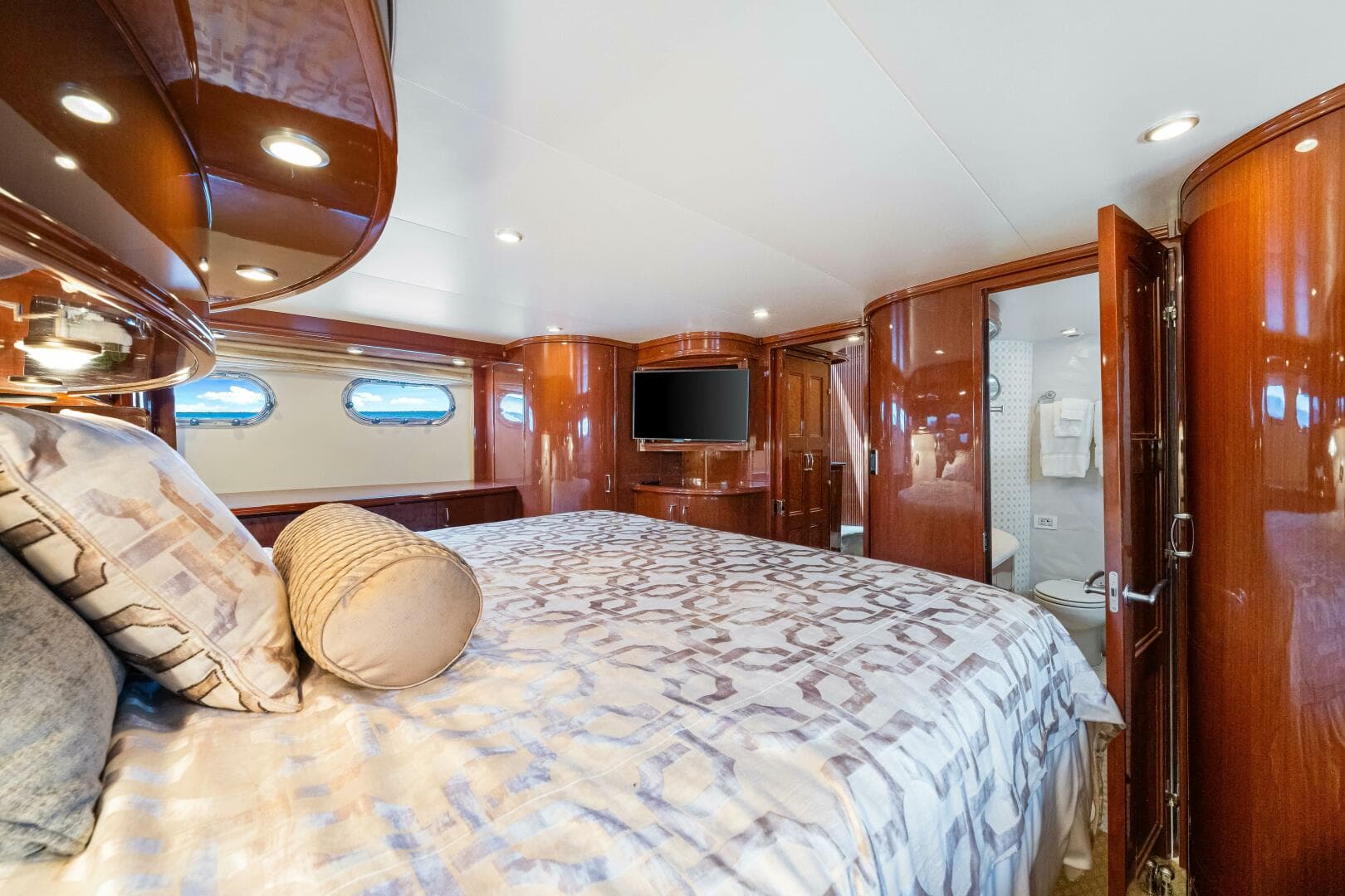 2005 Marquis — photo 69