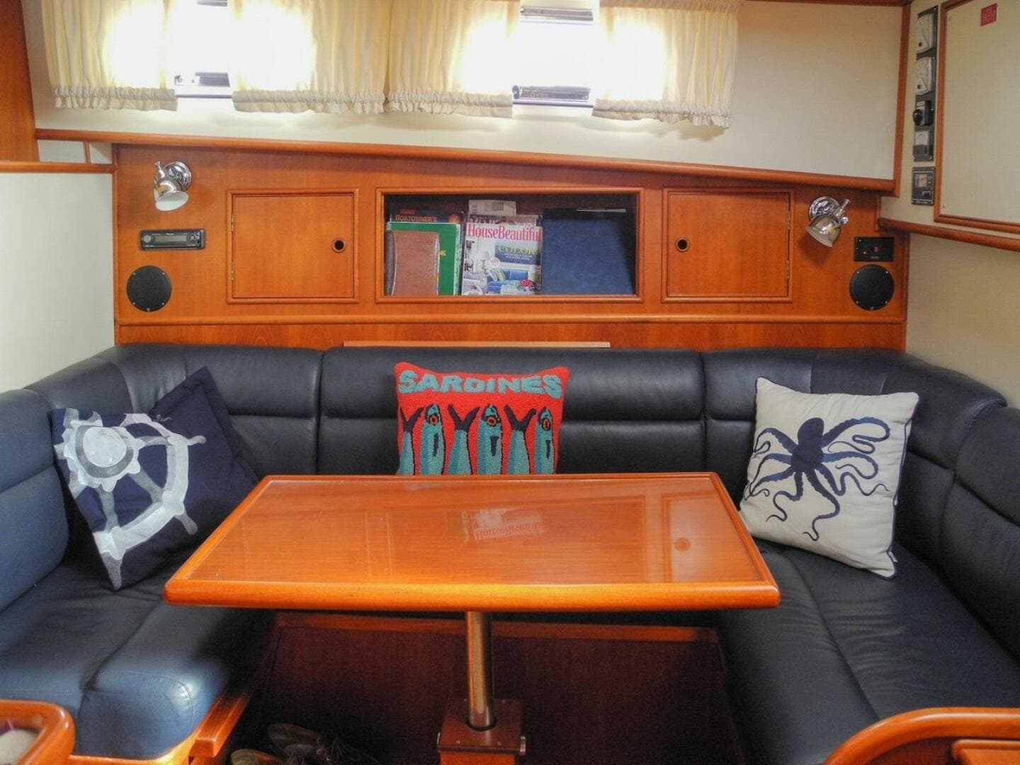 1998 Grand Banks 38 Eastbay EX — photo 16