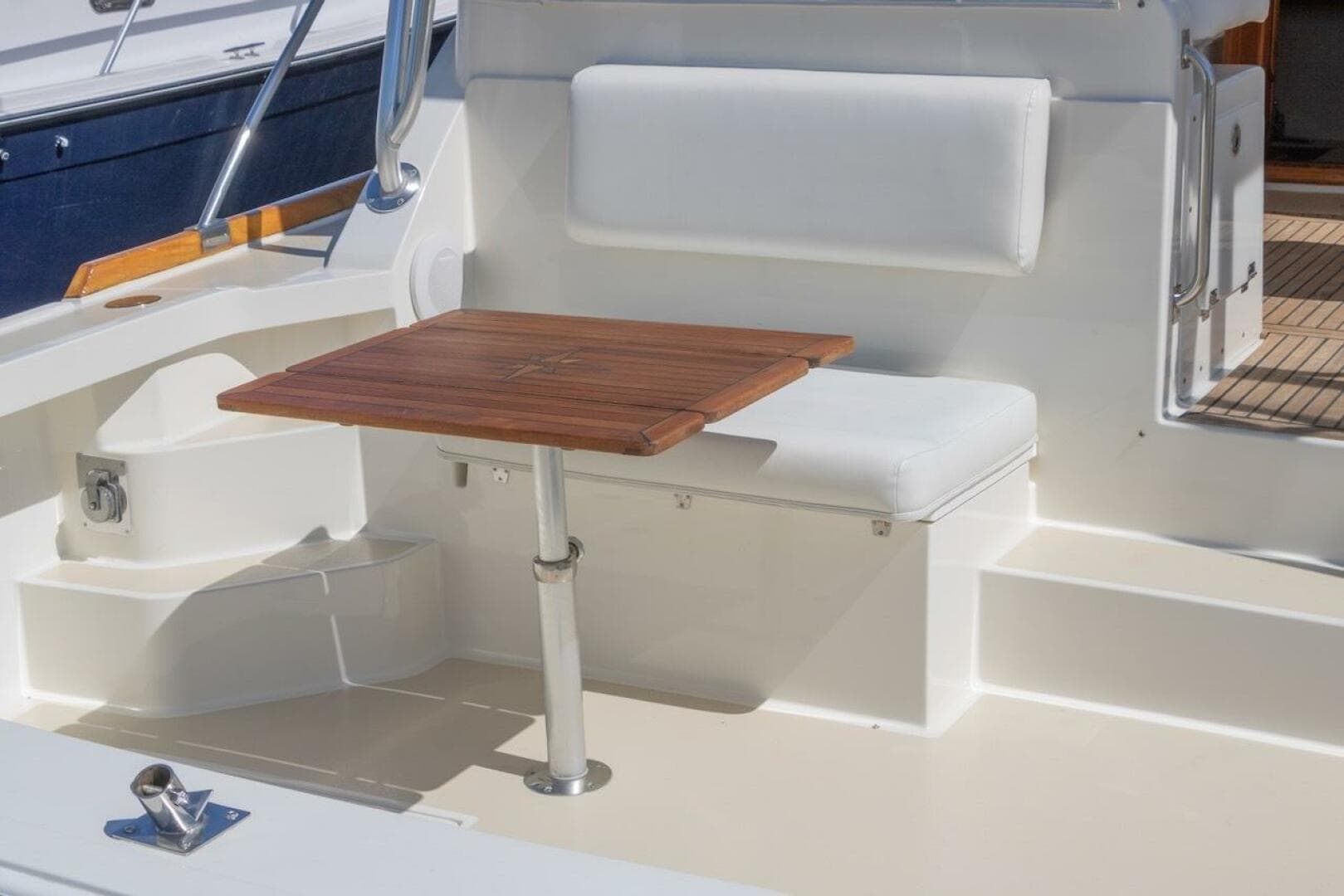 1998 Grand Banks 38 Eastbay EX — photo 10