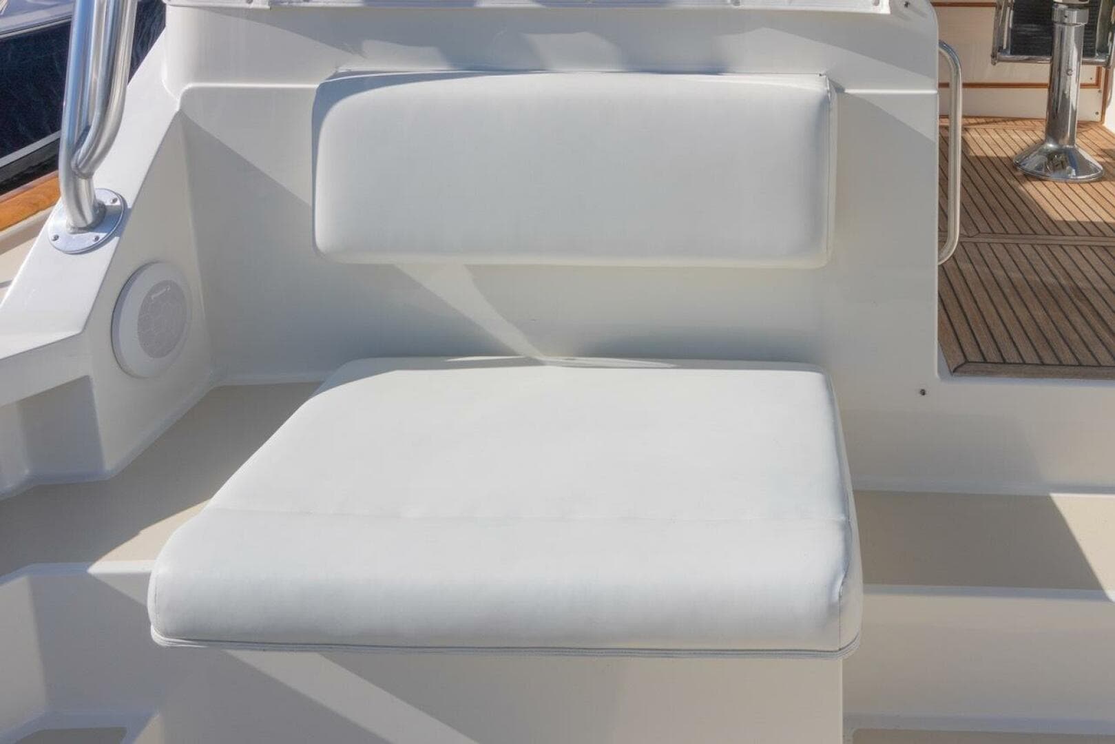 1998 Grand Banks 38 Eastbay EX — photo 11