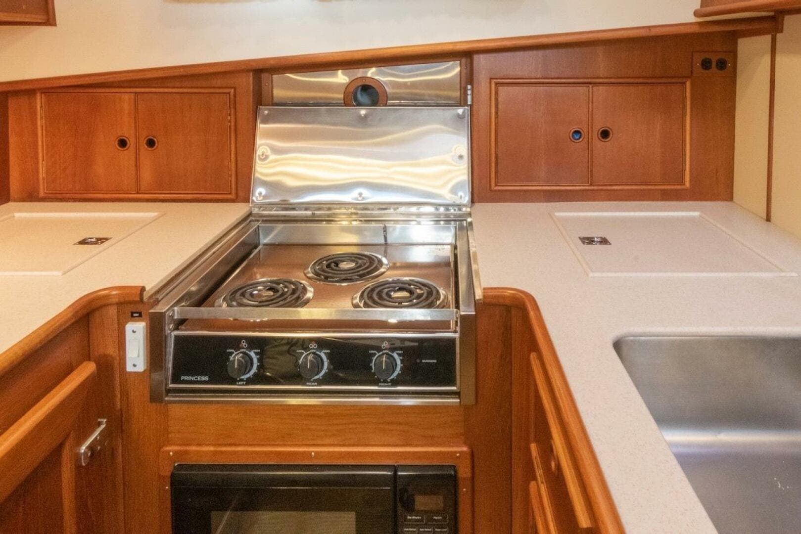 1998 Grand Banks 38 Eastbay EX — photo 19