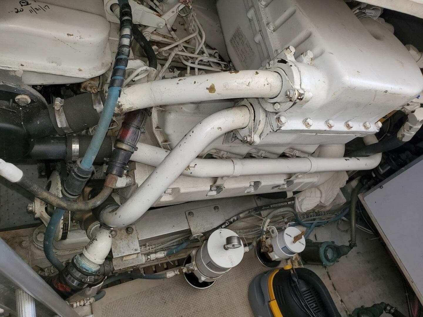 1998 Grand Banks 38 Eastbay EX — photo 27