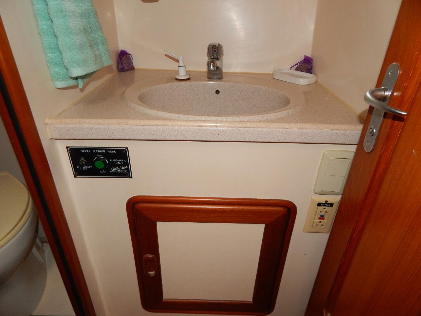 1996 Egg Harbor By Cayman — photo 25