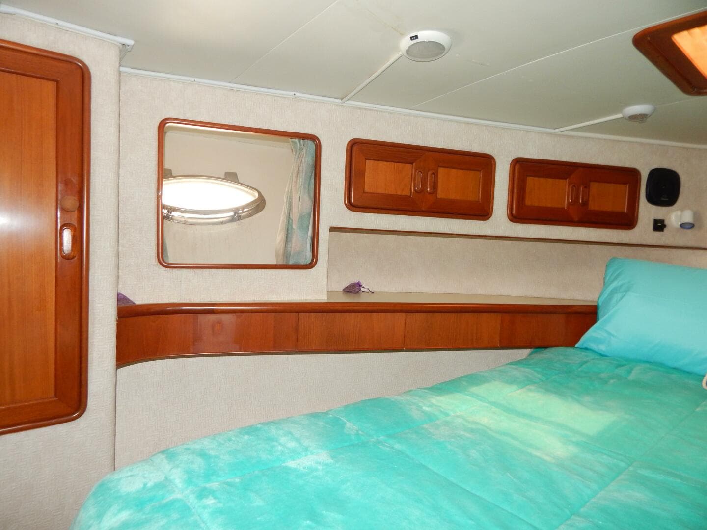 1996 Egg Harbor By Cayman — photo 9