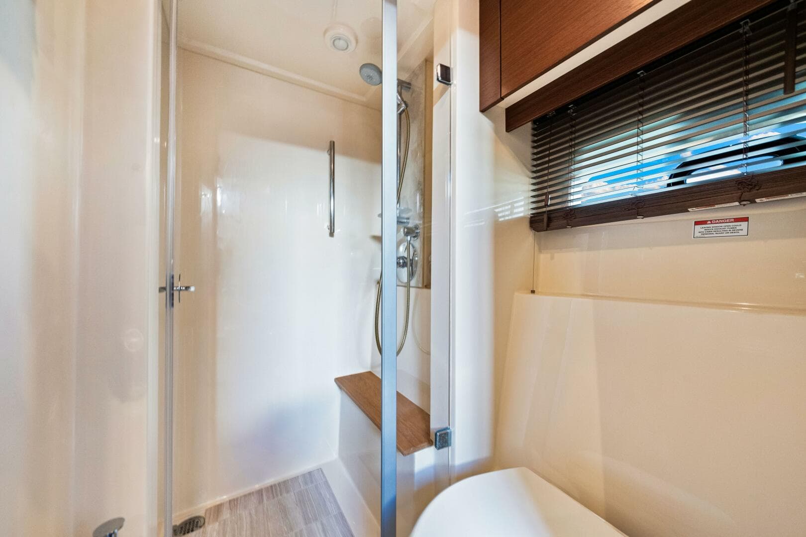 2016 Sea Ray 510 Sundancer — photo 30