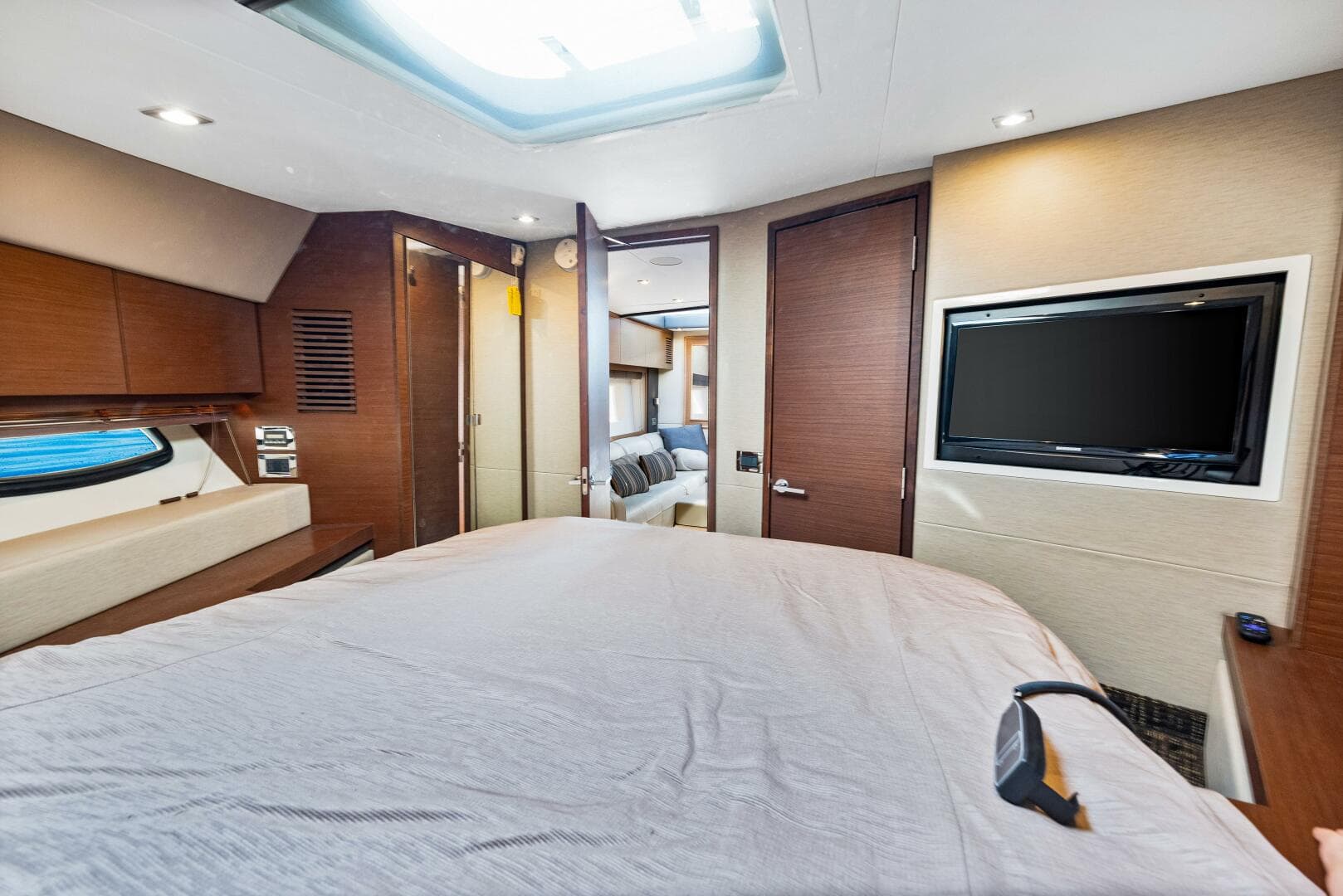 2016 Sea Ray 510 Sundancer — photo 12