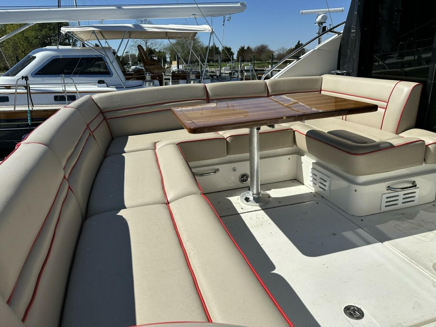 2016 Sea Ray 510 Sundancer — photo 8