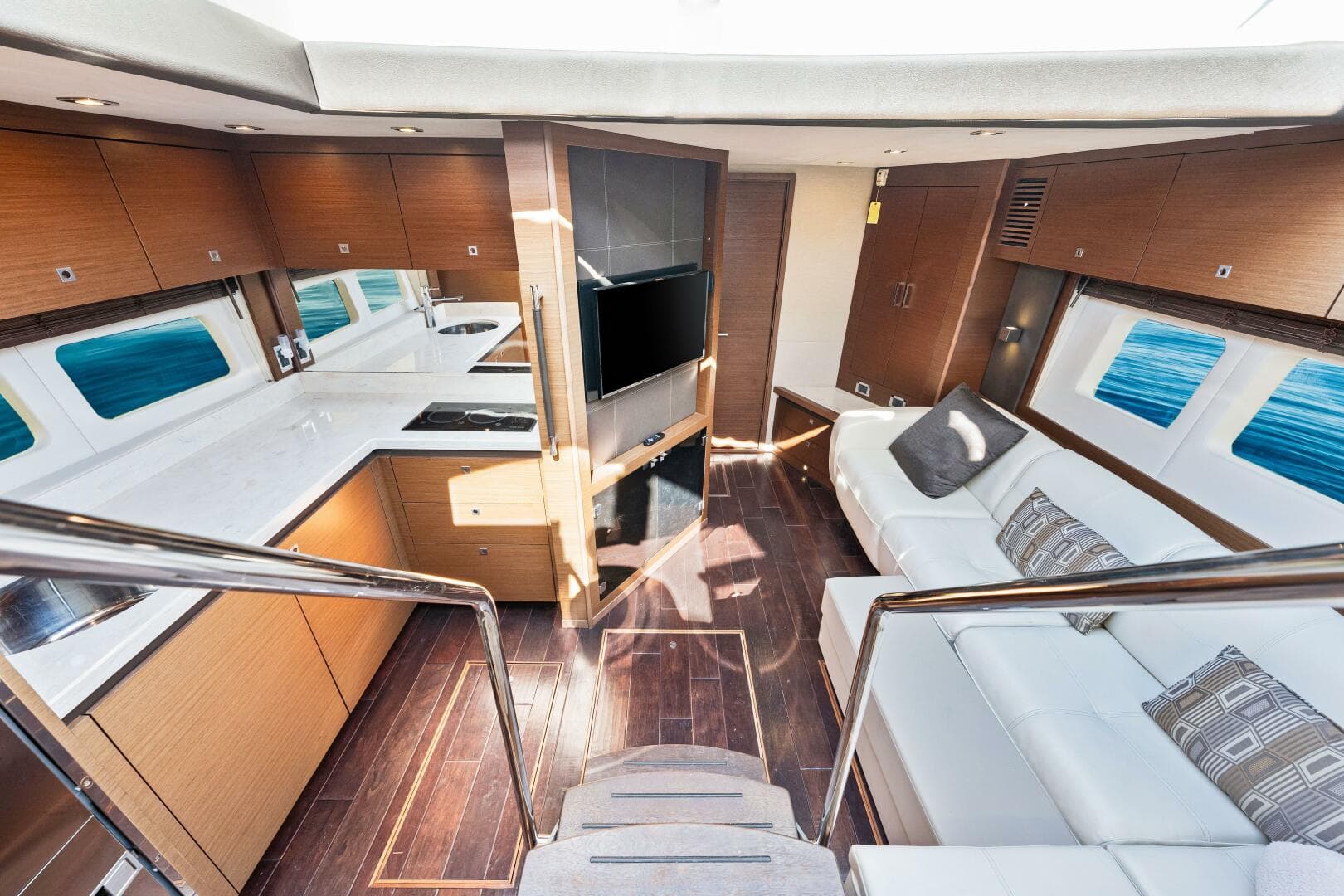 2016 Sea Ray 510 Sundancer — photo 40