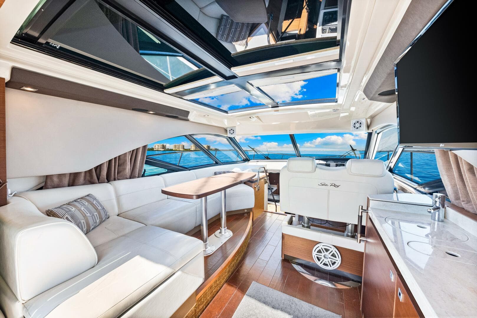 2016 Sea Ray 510 Sundancer — photo 51
