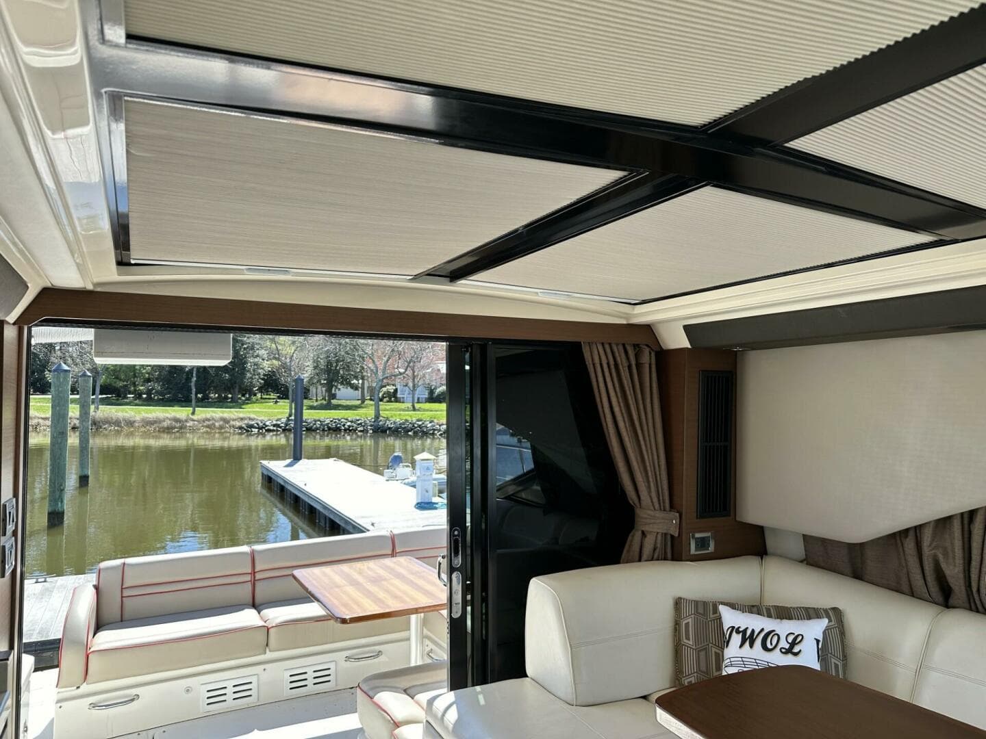 2016 Sea Ray 510 Sundancer — photo 10